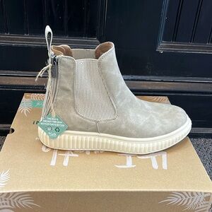 Brand new boots by Blowfish. Color is white sands